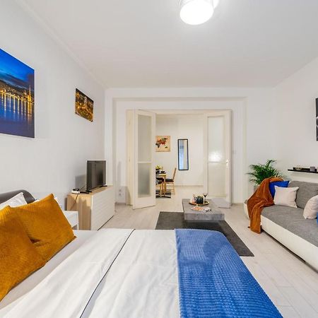 Del Mar Apartment บูดาเปสต์ ภายนอก รูปภาพ