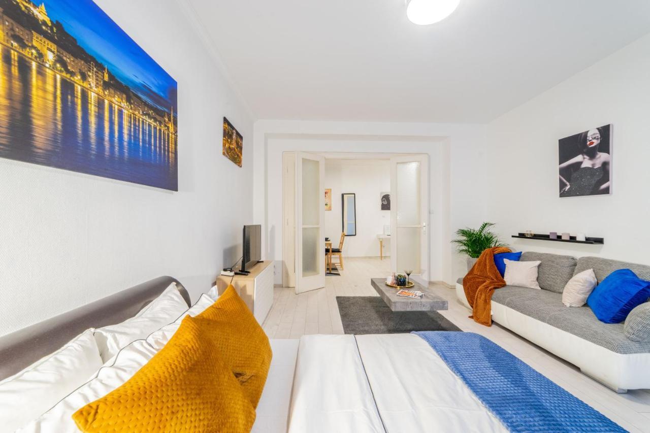 Del Mar Apartment บูดาเปสต์ ภายนอก รูปภาพ