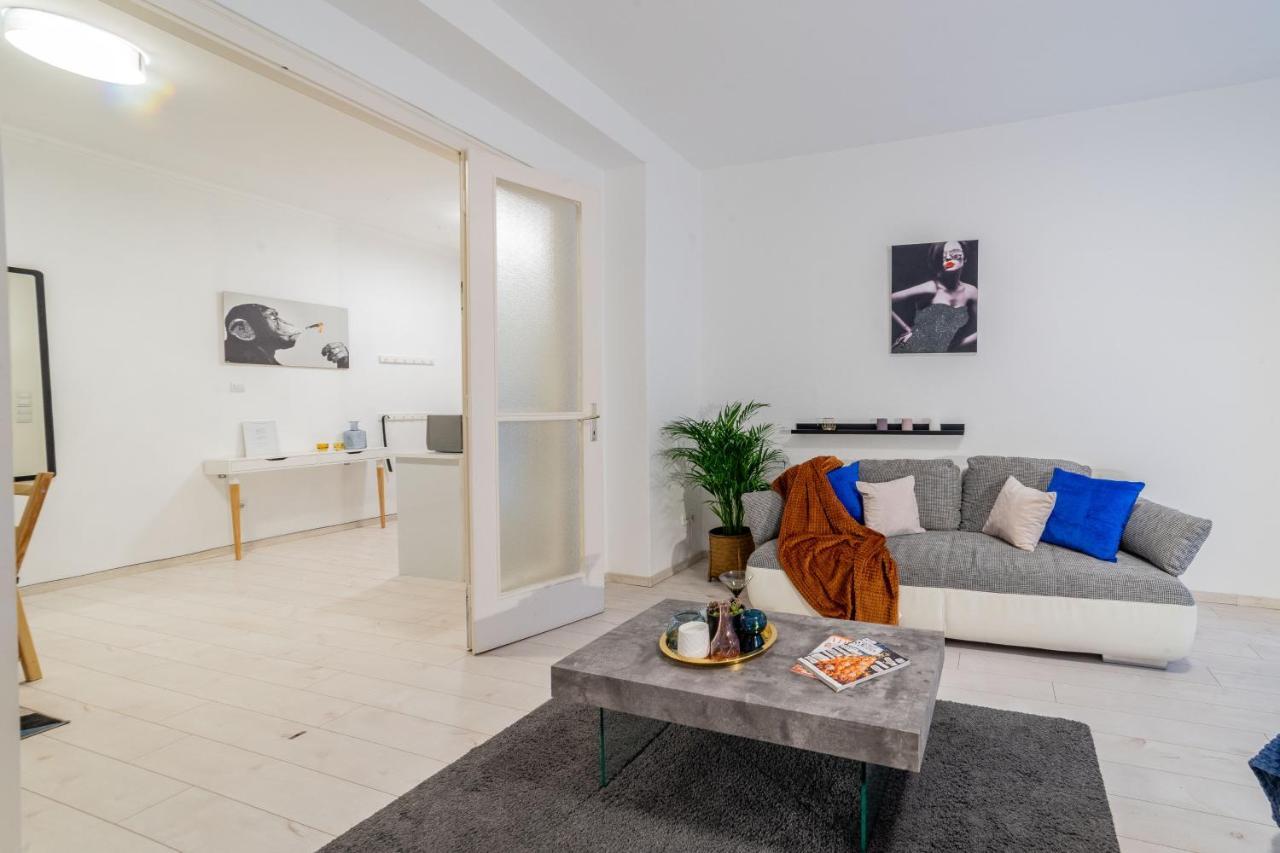 Del Mar Apartment บูดาเปสต์ ภายนอก รูปภาพ