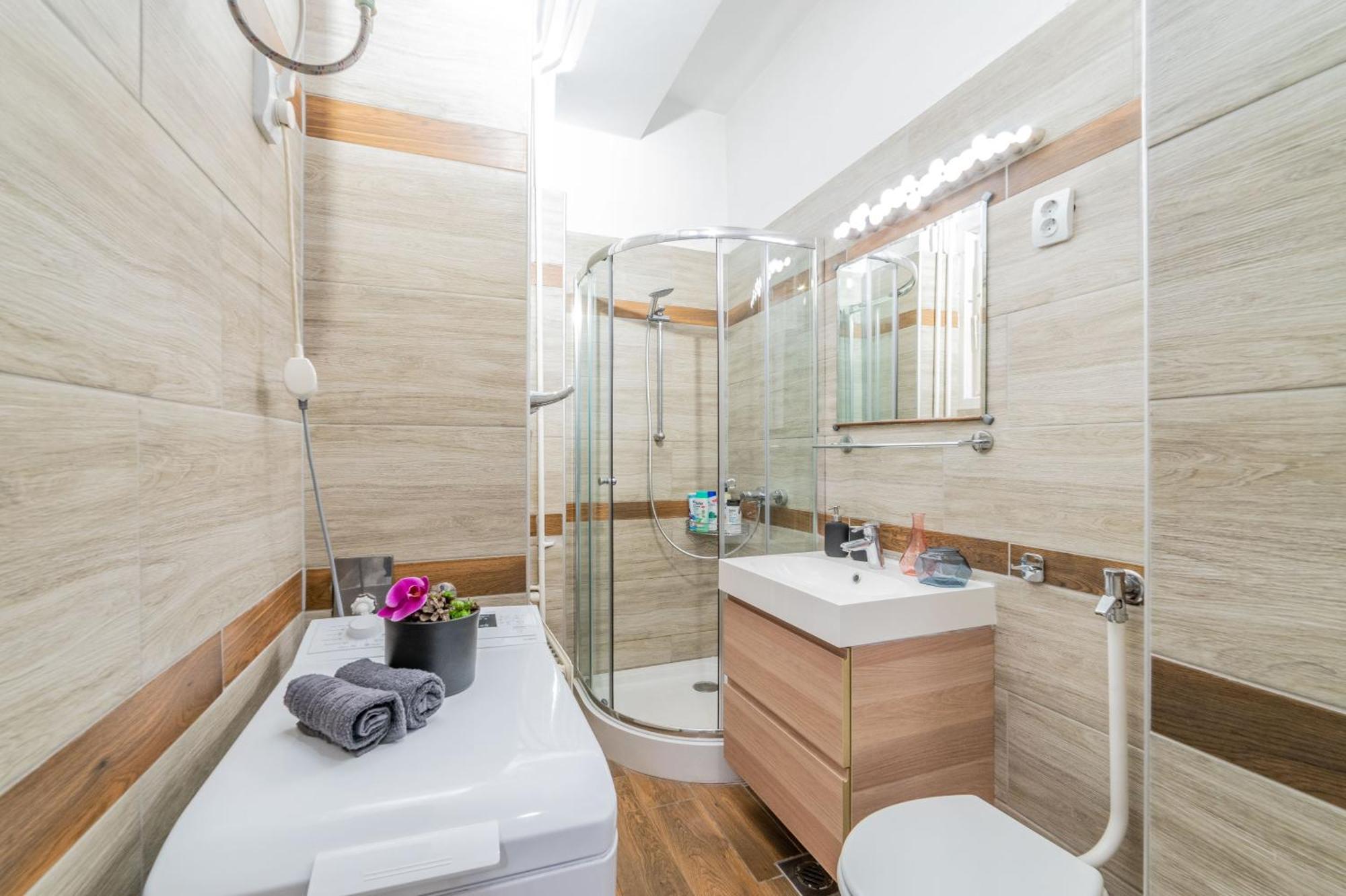 Del Mar Apartment บูดาเปสต์ ภายนอก รูปภาพ